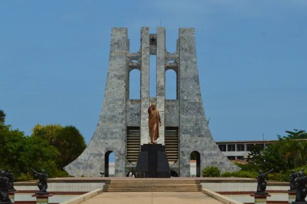 kwama nkrumah statue